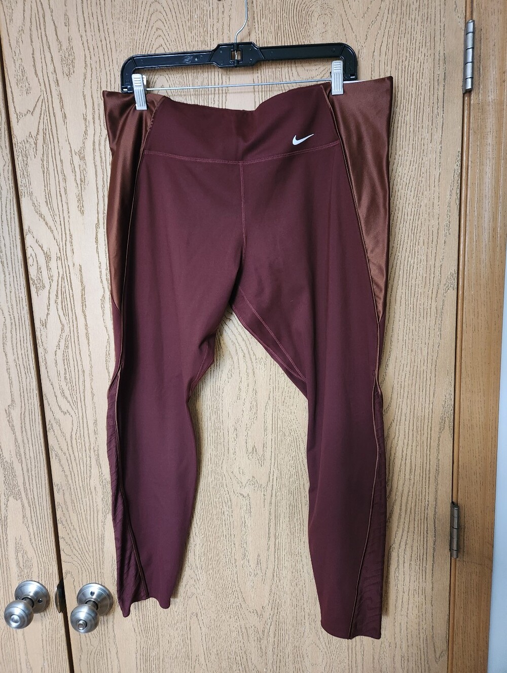 Nike Maroon and Copper Womens' Athletic Leggings Calf Length.